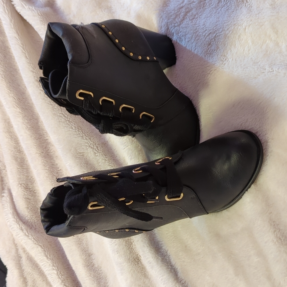 Ankle boots
